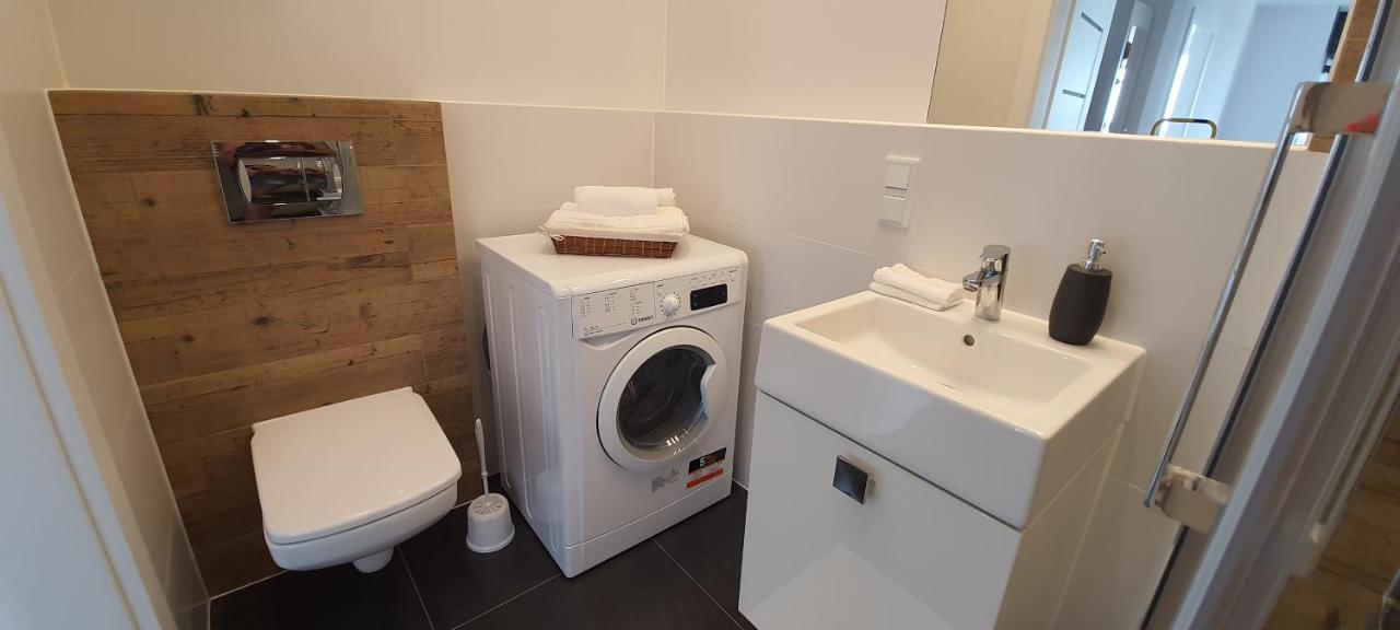 Apartament Krakowska Prestige Apartment Вроцлав Екстериор снимка